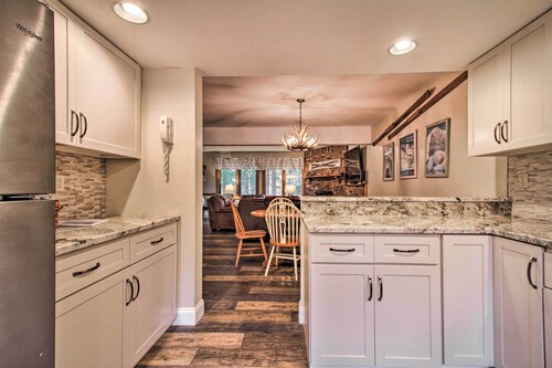 2-Story Townhouse - 1 Mi to Killington Ski Area!