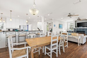 Dining - 5 Bedroom Beachfront (Cape San Blas)