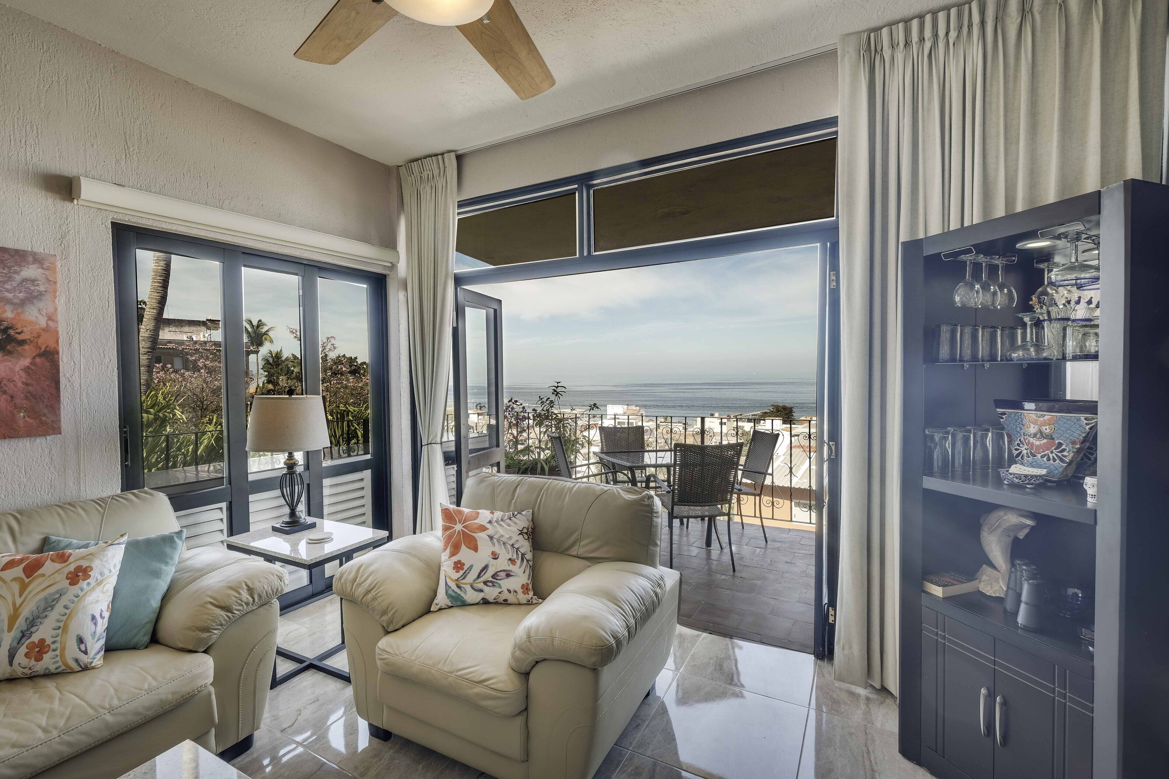 Televisión, videojuegos, reproductor de DVD y biblioteca musical 