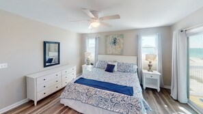 3 bedrooms, iron/ironing board, travel crib, free WiFi - Pet Friendly Beach Front Home (Cape San Blas)
