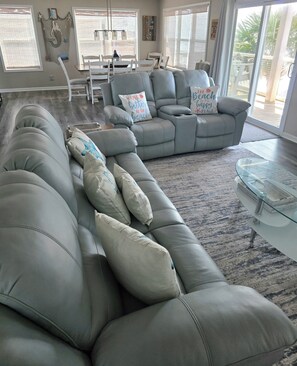 Smart TV - Pet Friendly Beach Front Home (Cape San Blas)