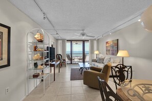 Unclassified image, 4 of 49, button