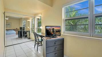 1 bedroom, desk, iron/ironing board, WiFi