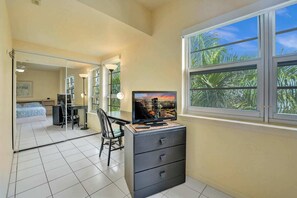 1 غرفة نوم ومكتب ومكواة/لوح كي وواي فاي