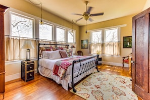 3 bedrooms, internet, bed sheets
