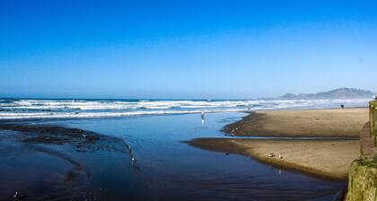 Charming Dog-Friendly Condo with Ocean View - Close to Beach & Nye Shops