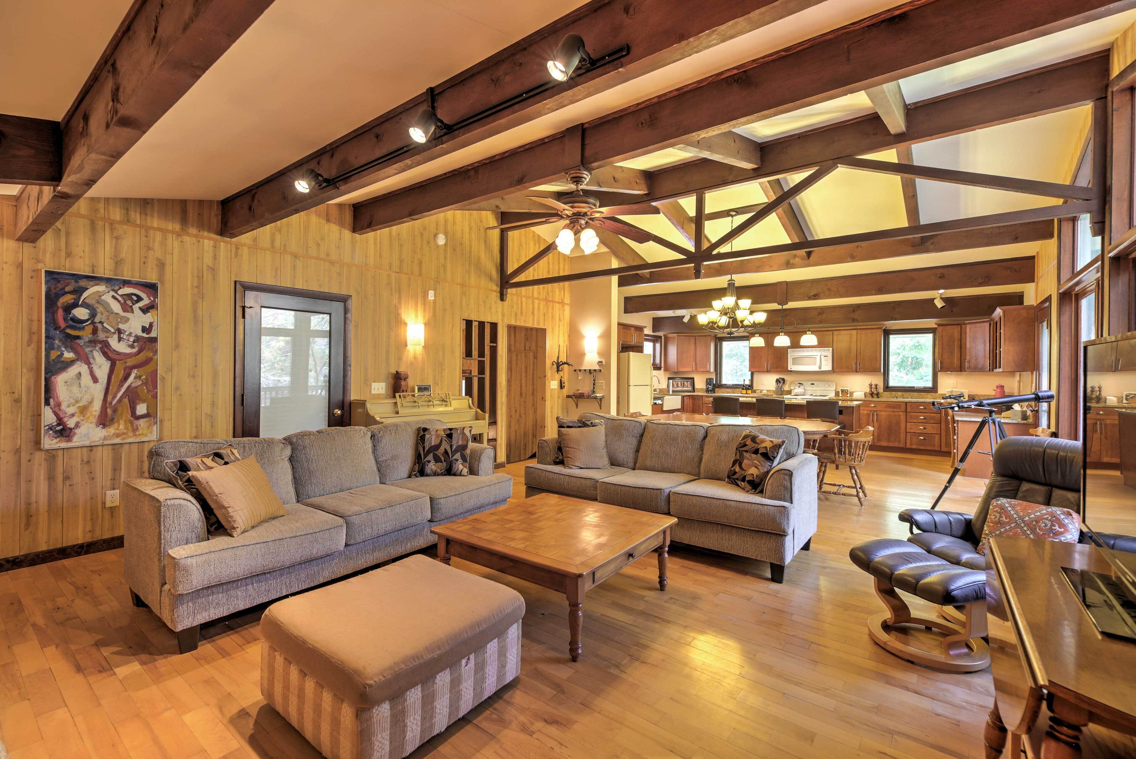 Home w/ Sauna - Close to Pico & Killington Mtns!