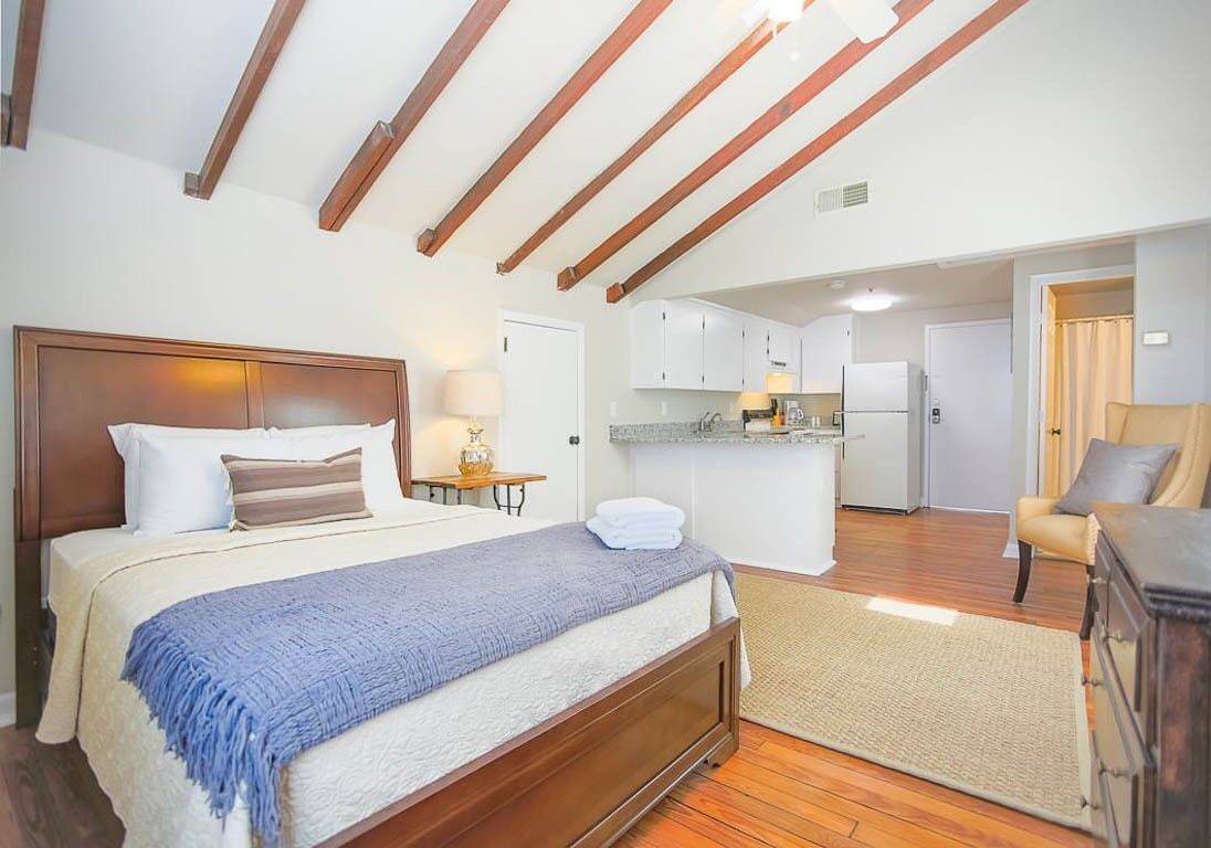 Studio with Full Kitchen Across from the Cathedral by Lucky Savannah