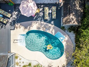 A heated pool - Frogtown Cottage | Historic Downtown Savannah, Pool, Pet Friendly (Savannah)