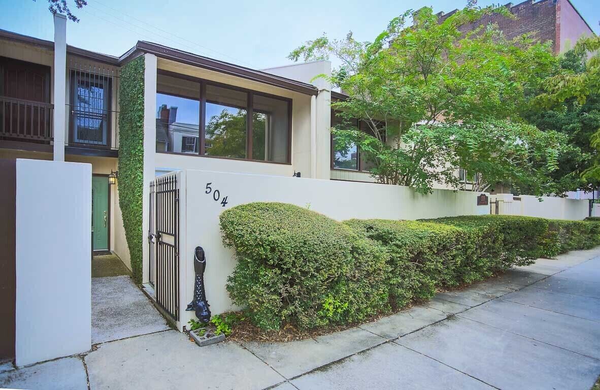 Modern Downtown Townhome with Courtyard & Parking by Lucky Savannah