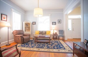 TV - Historic 3 Bedroom Home on Oak Shaded Tattnall Street by Lucky Savannah (Savannah)