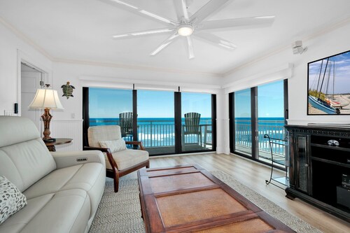 Luxury, direct oceanfront 2/2, top-floor corner with wrap-around balcony and heated pool