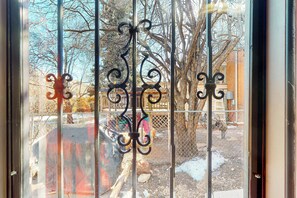 Interior - Elati Guesthouse: Walkable Home in Arts District (Denver)