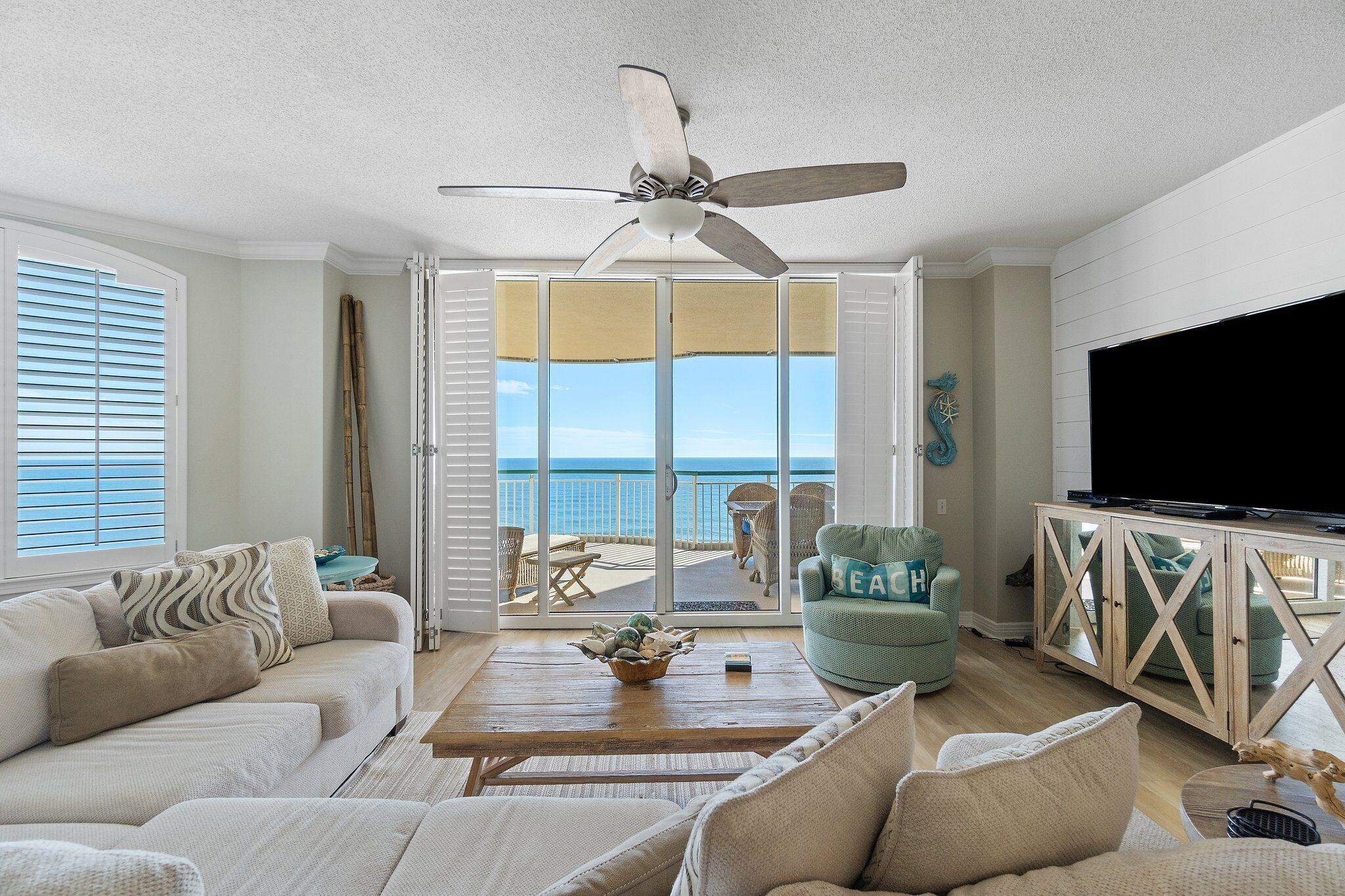 Beach Colony East Penthouse 15B-Beach Front unit with amazing views!