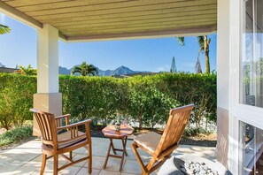 Terrace/patio - Hanalei Bay, Mountain & Waterfall Views (Princeville)