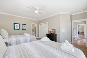 5 bedrooms, iron/ironing board, free WiFi, bed sheets