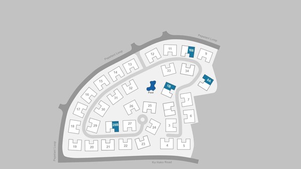 Plano de planta de un edificio residencial con habitaciones numeradas, una piscina y zonas identificadas como 'Pepeleani Loop' y 'Ka Haku Road'.