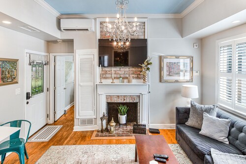 Charming Cottage Steps Away from Forsyth Park by Lucky Savannah