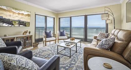 🏖️ Renovated Oceanfront 3/3 Corner | Wrap-Around Balcony 🌅 | Heated Pool
