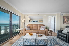 Smart TV, books - 🏖️ Renovated Oceanfront 3/3 Corner | Wrap-Around Balcony 🌅 | Heated Pool (New Smyrna Beach)