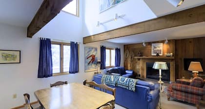 Comfy Home with Private Hot Tub and Mountain Views - Short Drive to the Slopes