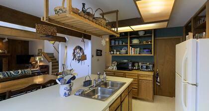 Comfy Home with Private Hot Tub and Mountain Views - Short Drive to the Slopes