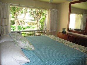 2 bedrooms, iron/ironing board, internet, bed sheets