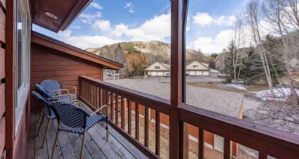 Pitchfork 2102: Town of Jackson- Large Condo- Walk to Town Square