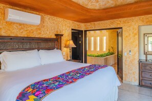 5 bedrooms, in-room safe, iron/ironing board, travel crib - Villa de la Luz - Sweet Pedregal Villa Steps to Kids Playground. Promos avail. (Cabo San Lucas)