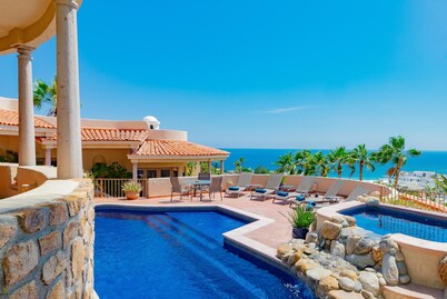Villa Lorena: Popular Family Villa w/ Pacific Ocean Views. Promos Available.