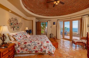 4 bedrooms, iron/ironing board, travel crib, free WiFi