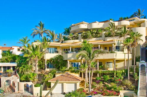 Oceanview Cabo Villa Near Downtown w/ Heated Pool, Hot Tub,  Ocean & Beach Views