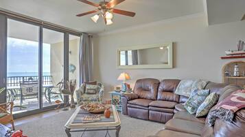 TV, DVD player, books, stereo