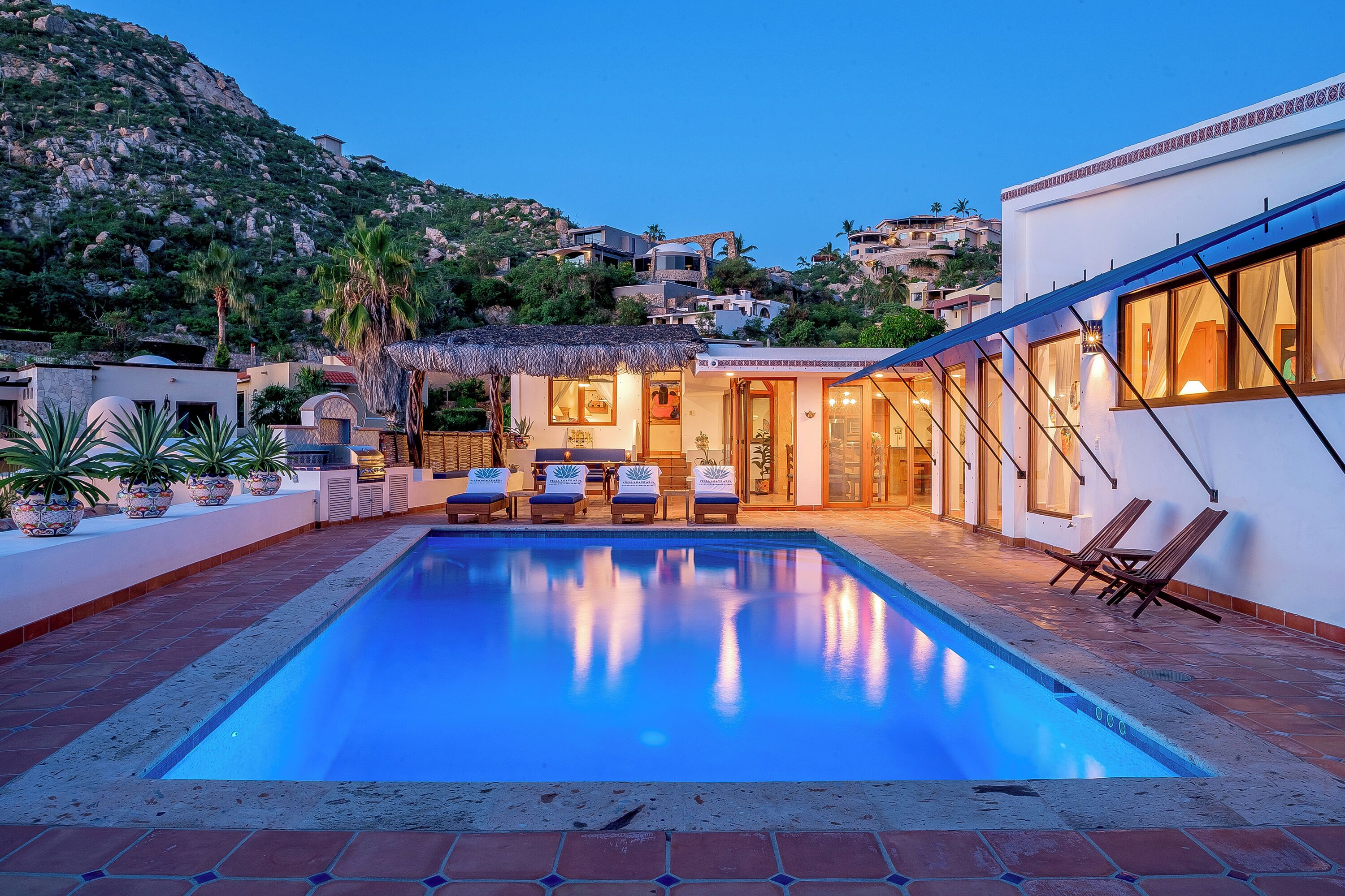 حمّام سباحة خارجي