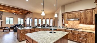 Rolig Scottsdale Hjem m / privat basseng og badestamp!