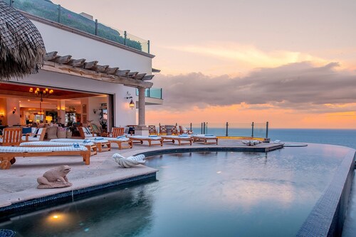 Villa Turquesa - uskomaton ainutlaatuinen ylellinen huvila, josta on näkymät Tyynellämerelle