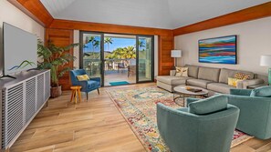 Televisión de pantalla plana y libros 