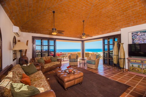 Hacienda Edith: Charming Ocean View Pedregal Villa. Promotions available.