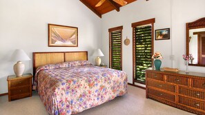 2 bedrooms, iron/ironing board, internet, bed sheets