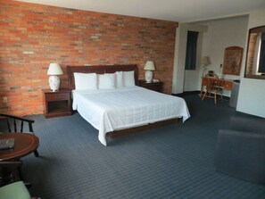 Decoración personalizada, muebles diferentes y escritorio 