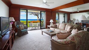 Een televisie en boeken