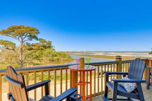 Water View Dauphin Island Condo w/ Boat Slips