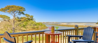 Water View Dauphin Island Condo w/ Boat Slips