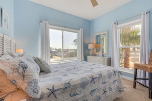 3 bedrooms, iron/ironing board, Internet, bed sheets - Water View Dauphin Island Condo w/ Boat Slips (Dauphin Island)