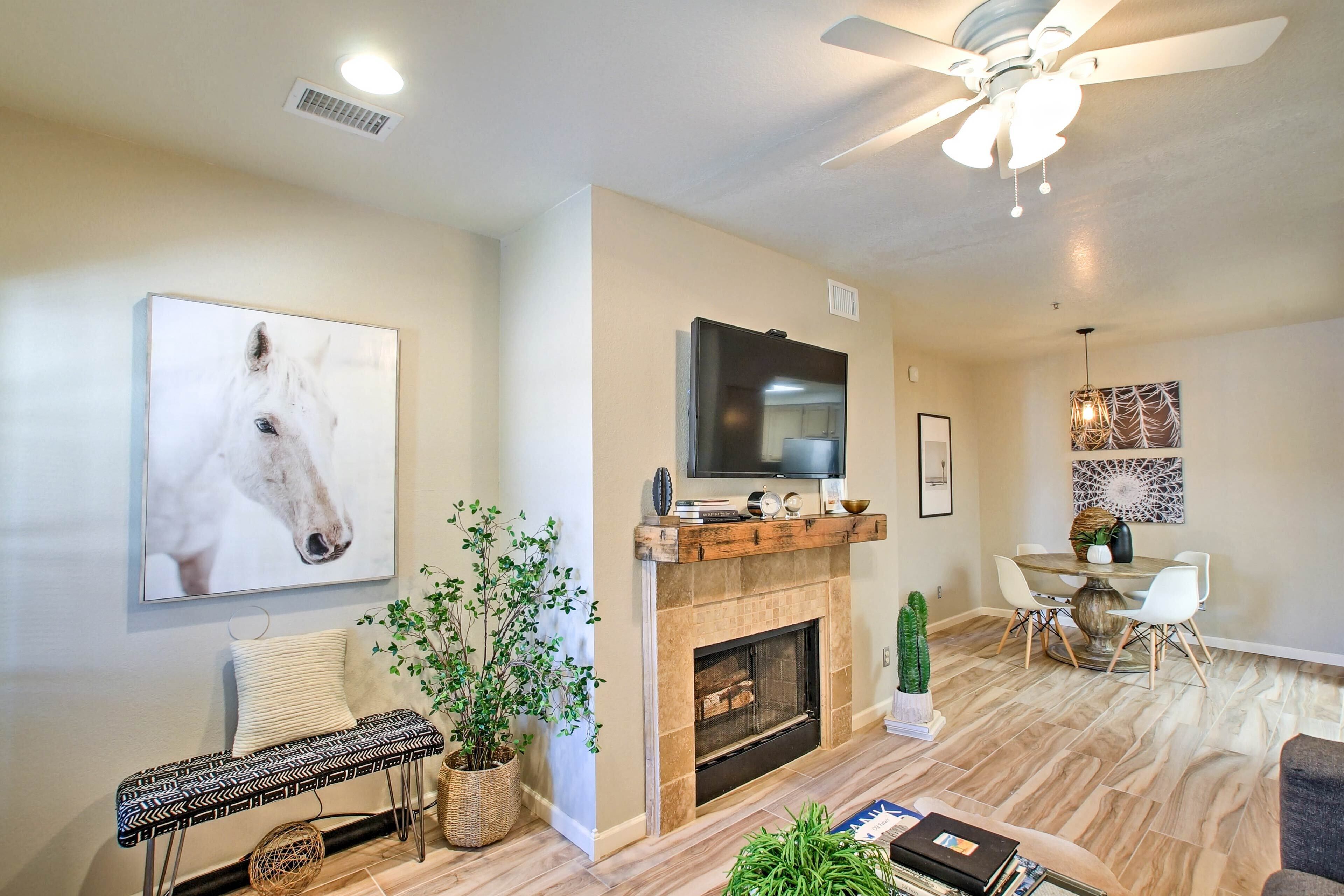 Refurbished Scottsdale Condo w/ Access to 3 Pools!