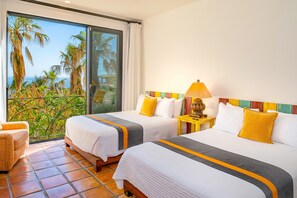 8 bedrooms, in-room safe, iron/ironing board, travel cot - Sunrise Villa: Large Ocean View home for up to 31 guests. Promotions available. (Pedregal)