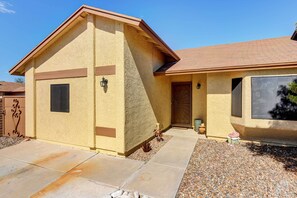 Exterior - Fenced Yard & Grill! Tucson Family Escape (Tucson)