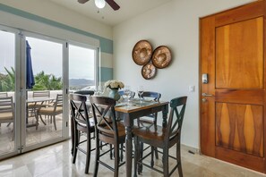 Dining - Chic Cabo Condo - Walk to Marina & Downtown! (Cabo San Lucas)