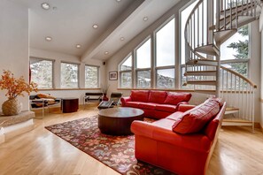 Flat-screen TV, fireplace, DVD player, stereo