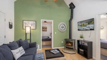 Smart TV, fireplace, DVD player